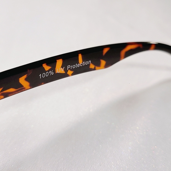 Wayfarer Style Tortoise Shell Sunglasses with Gradient Tint - Picture 6 of 6